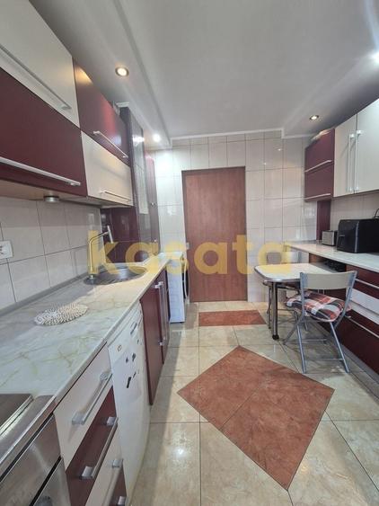 Apartament cu 3 camere semidecomandat, mobilat în Drumul Taberei