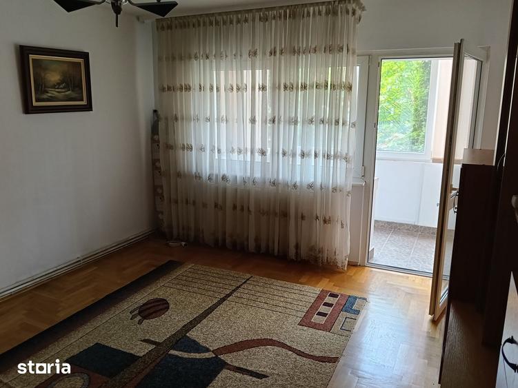 Apartament cu 4 camere în Dârste