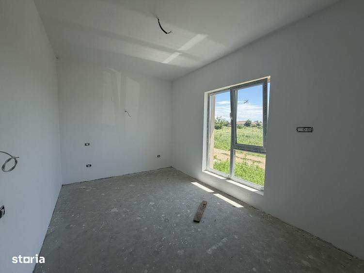 Casă cu 4 camere în Domnești