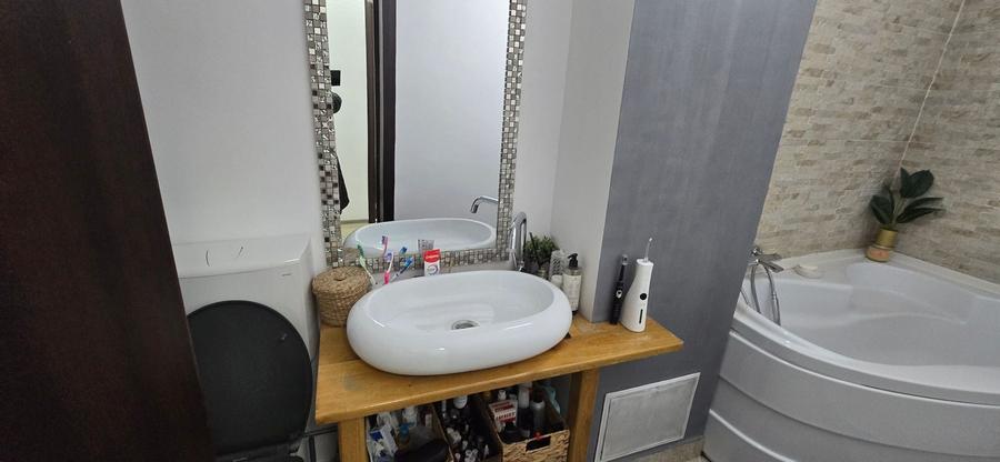 Apartament cu 3 camere decomandat, mobilat în Ultracentral