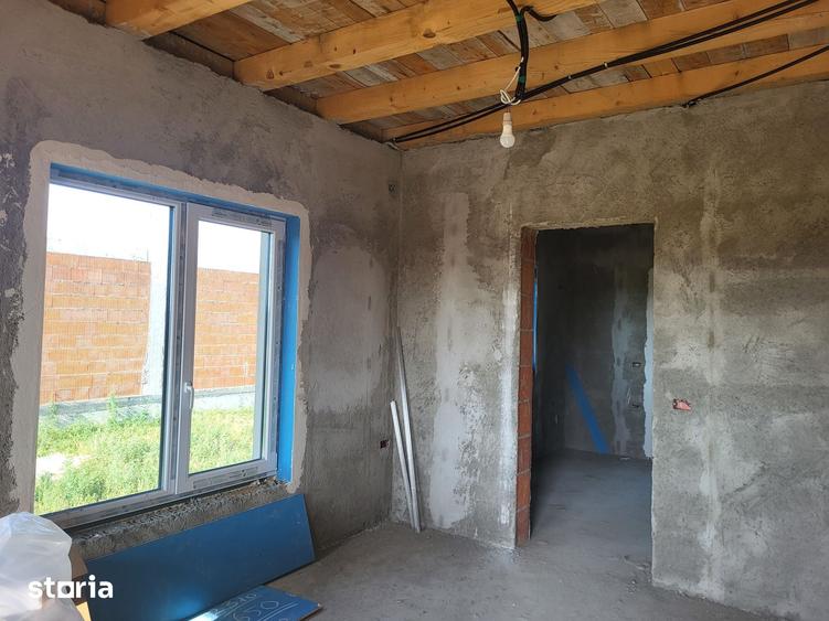 Casă cu 4 camere cu Teren 500 Mp în Sântandrei