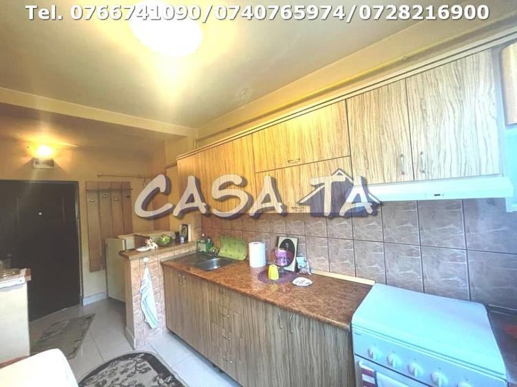 Apartament cu 2 camere semidecomandat, mobilat în 1 Mai