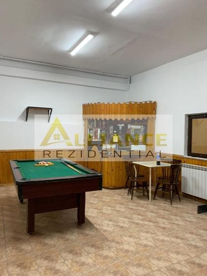 Casă individuală cu 14 camere cu Canalizare în Cățelu