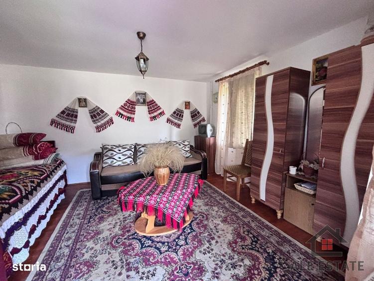 Casă cu 4 camere în Ocoliș