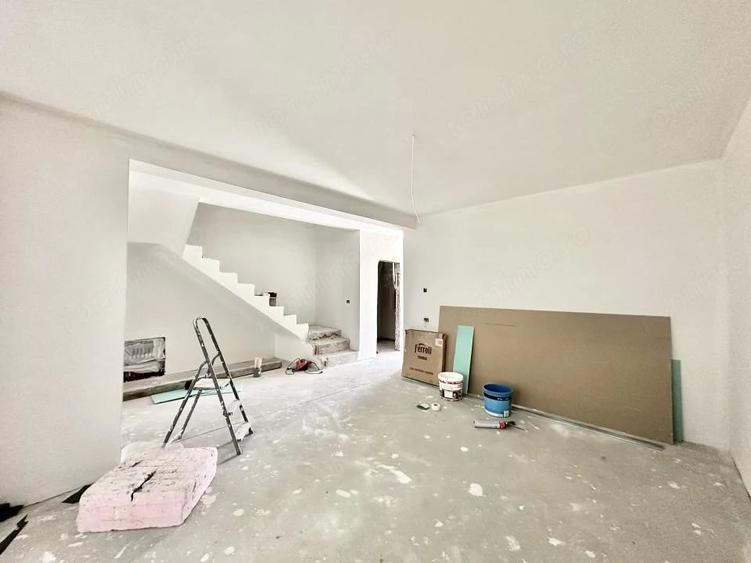 Casă cu 4 camere cu Teren 350 Mp în Moșnița Veche