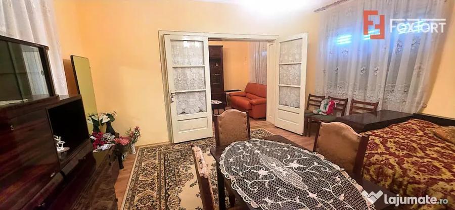 Casă cu 5 camere cu Teren 1439 Mp în Exterior Nord
