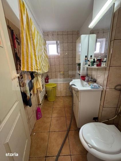 Apartament cu 3 camere semidecomandat în Gojdu