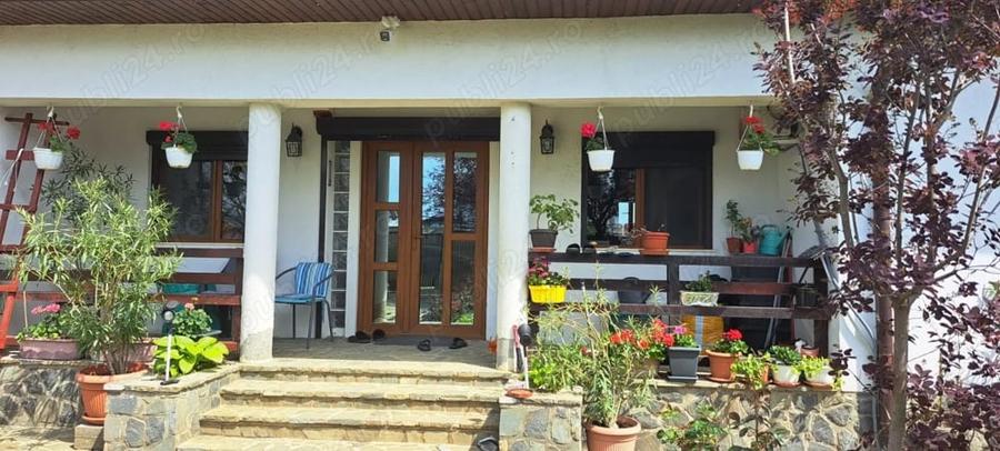 Casă cu 3 camere în Adunații-Copăceni