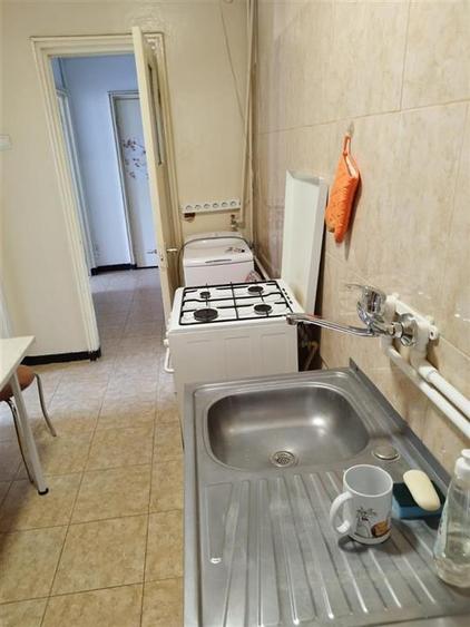 Apartament cu 2 camere semidecomandat, mobilat în Piața Unirii