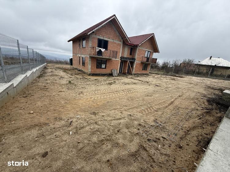 Casă cu 4 camere în Feleacu