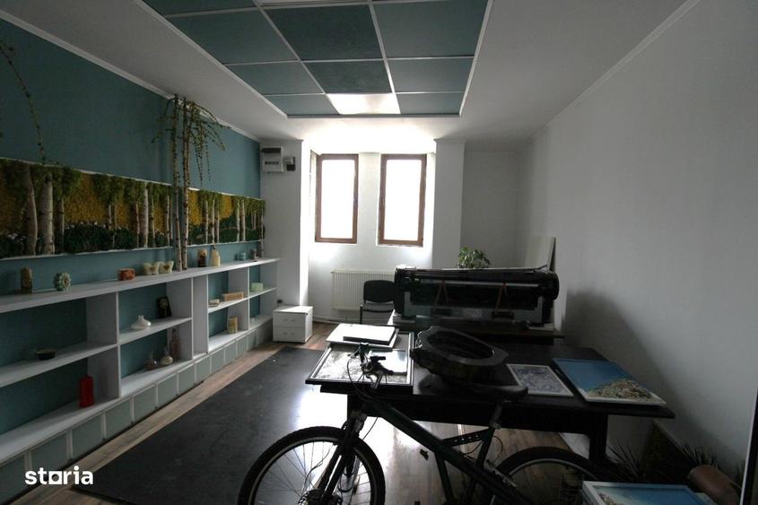 Spațiu comercial, de 23 mp, în Micro 16