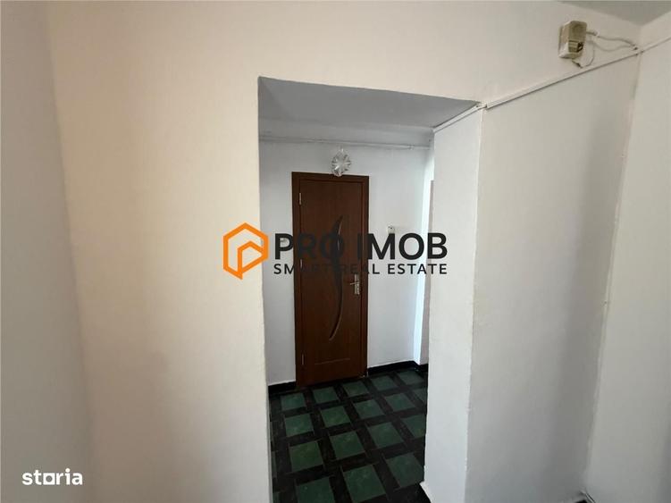 Apartament cu 3 camere semidecomandat în Unirii Sud