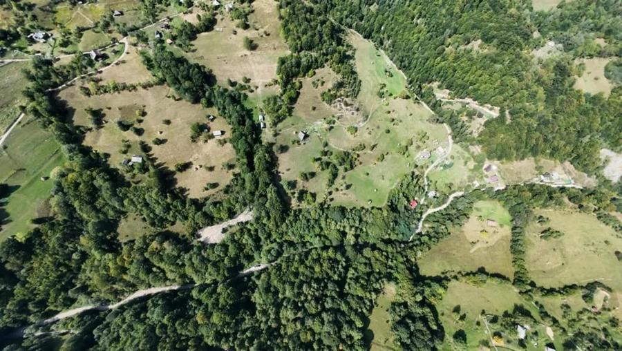 Teren de 10479 mp, în Răchițele