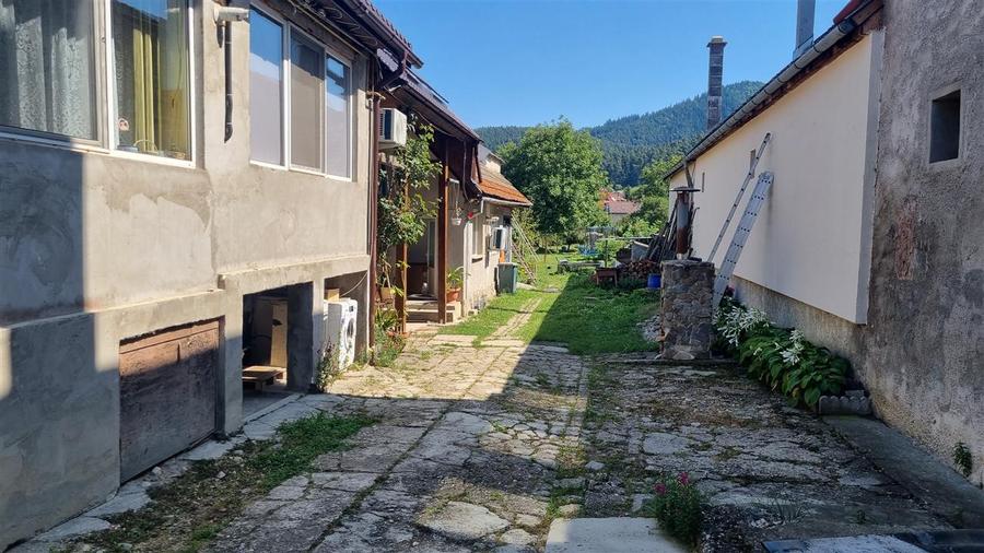 Casă individuală cu 5 camere cu Canalizare în Turcheș