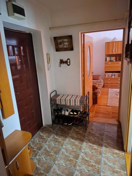 Apartament cu 3 camere decomandat în Exterior Vest
