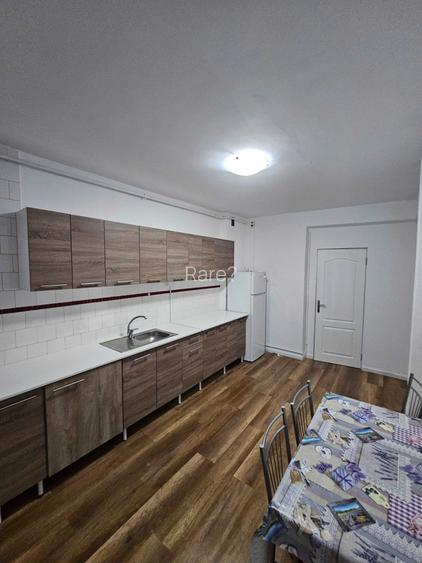 Proprietar | Inchiriez apartament 2 camere DECOMANDAT, 72 mp, etaj. 2, CENTRALA PROPRIE