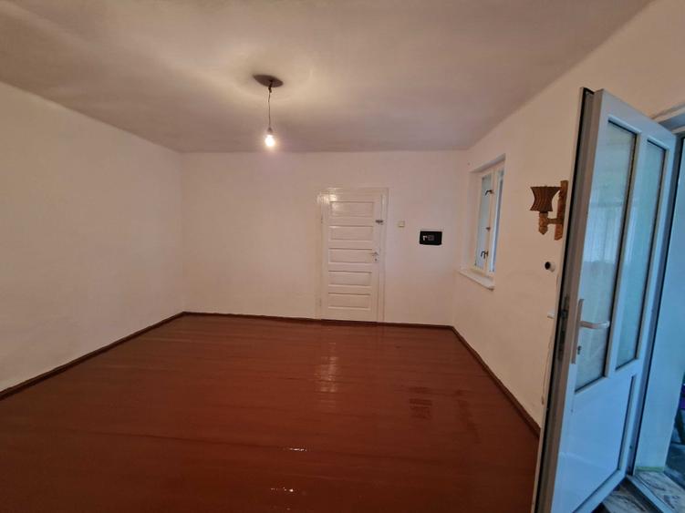 Casă cu 4 camere în Suplacu de Barcău