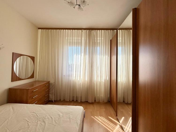 Apartament cu 3 camere decomandat în Cazino