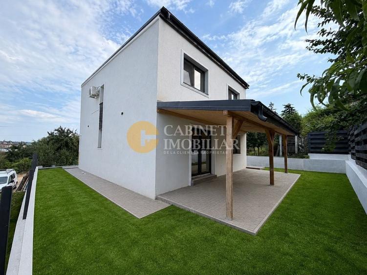 Casă individuală cu 4 camere cu Canalizare în Valea Adâncă
