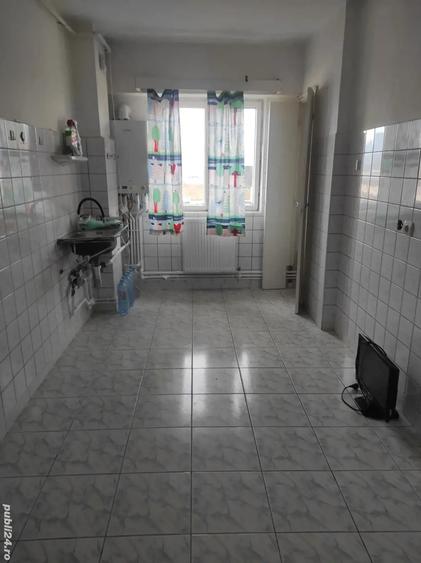 Apartament cu 3 camere decomandat în Decebal