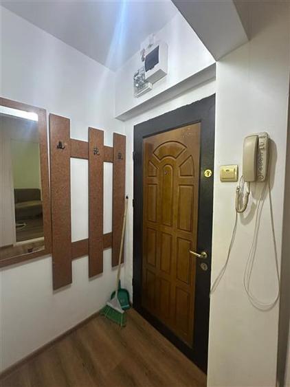 Apartament cu 2 camere nedecomandat în Podul de Piatră
