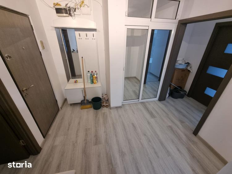 Apartament cu 2 camere decomandat, mobilat în Far