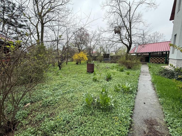 Casă individuală cu 8 camere cu Canalizare în Pipera