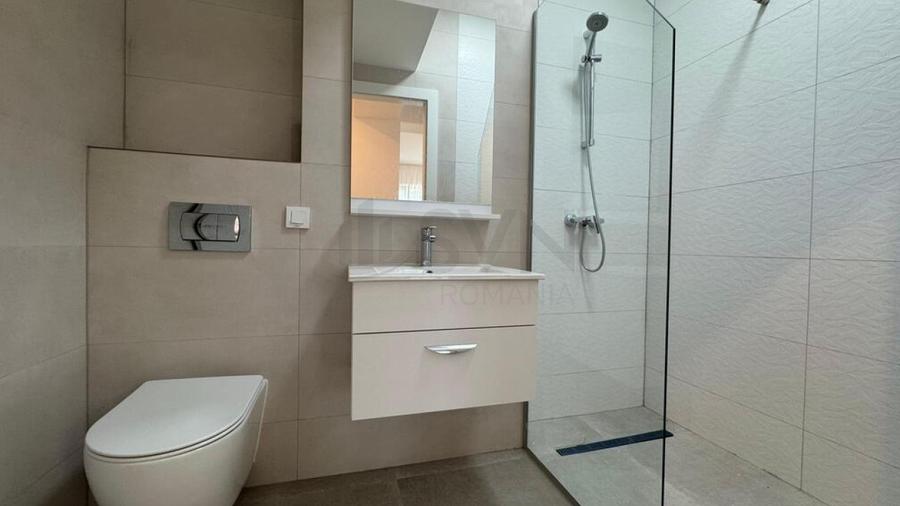 Apartament cu 3 camere semidecomandat, mobilat în Pipera