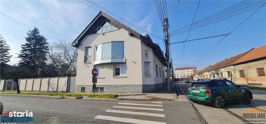 Casă cu 4 camere cu Teren 559 Mp în Bălcescu