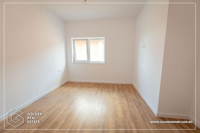 Casă individuală cu 5 camere cu Canalizare în Ghiroda
