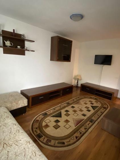 Inchiriez apartament 2 camere, decomandat, etaj 2, strada Sovata nr. 31 - 2