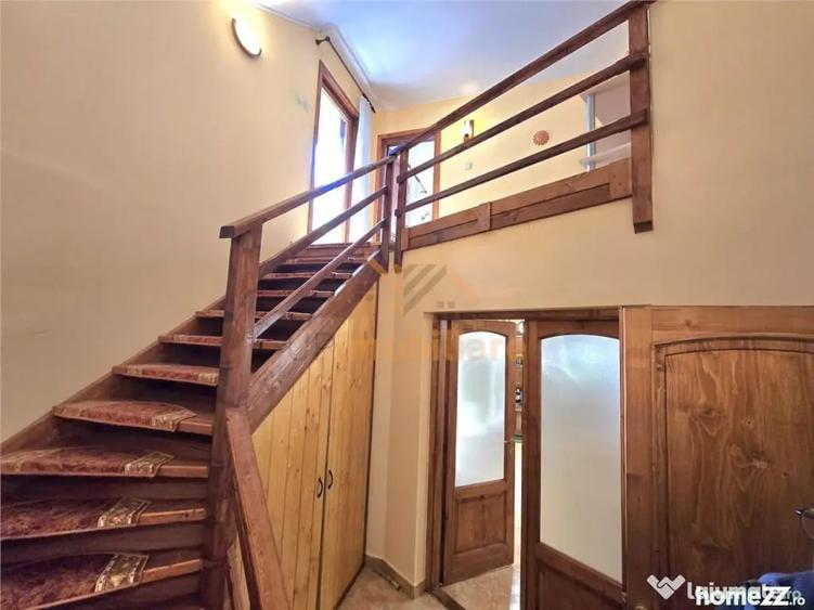 Casă cu 6 camere cu Teren 1761 Mp în Izlaz