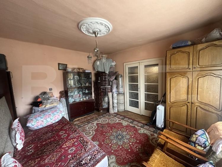 Casă individuală cu 5 camere cu Canalizare în Petin