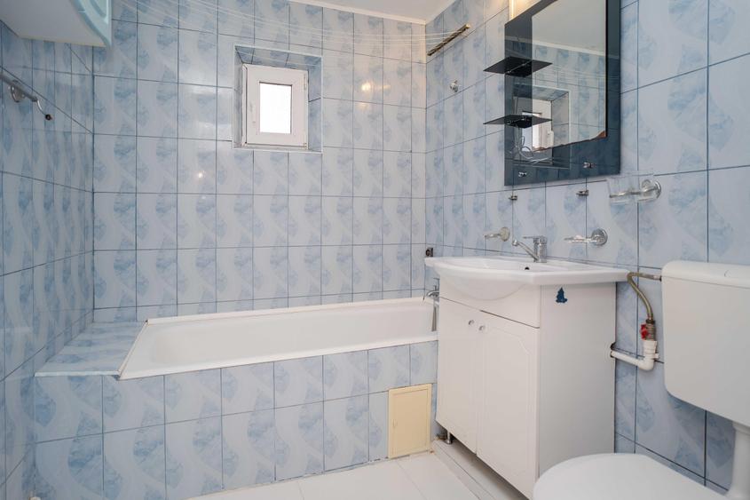 Apartament cu 3 camere decomandat, mobilat în Canta