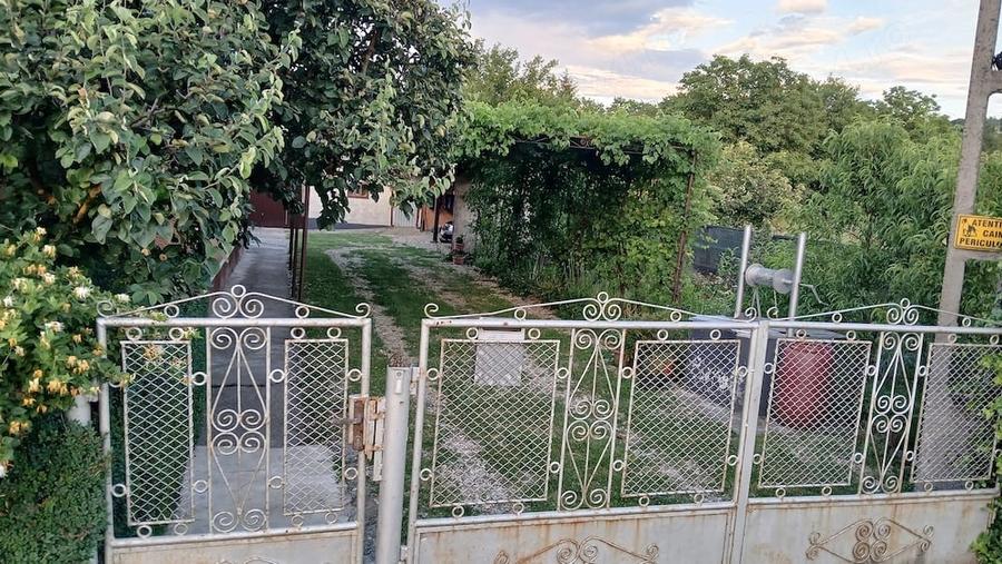 Casă cu 4 camere cu Teren 1000 Mp în Șieu