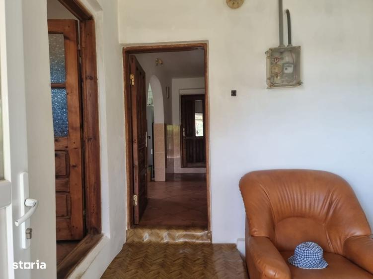 Casă cu 2 camere cu Teren 612 Mp în Moroeni