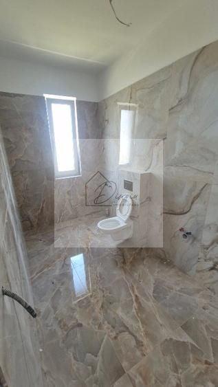 Casă individuală cu 4 camere cu Piscina în Tărtășești