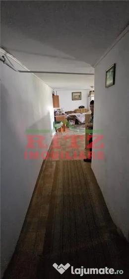 Casă cu 7 camere cu Teren 1756 Mp în Caracal