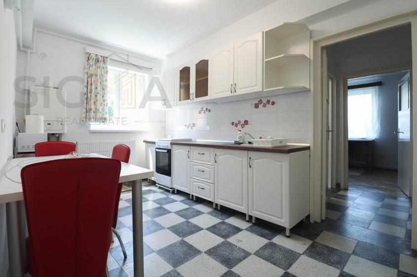 Apartament cu 3 camere decomandat, mobilat în Central