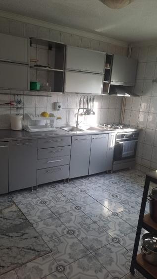 Casă individuală cu 5 camere cu Garaj în Berceni