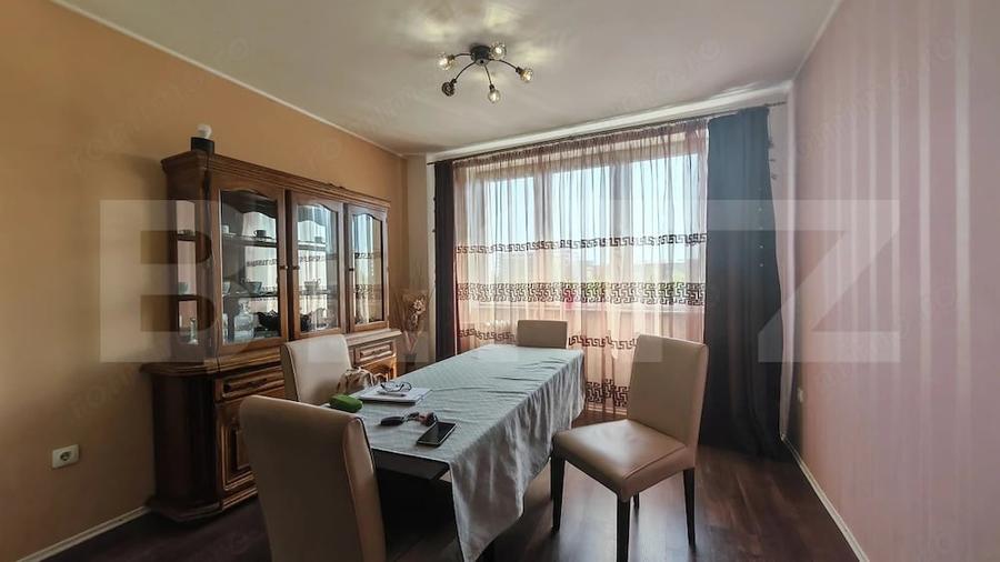Apartament cu 4 camere decomandat în Decebal