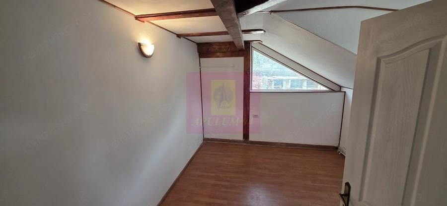 Casă cu 5 camere cu Teren 251 Mp în Zamora