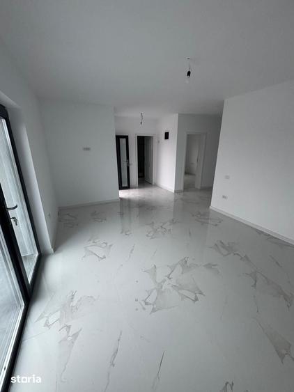 Casă cu 4 camere cu Teren 400 Mp în Olteni