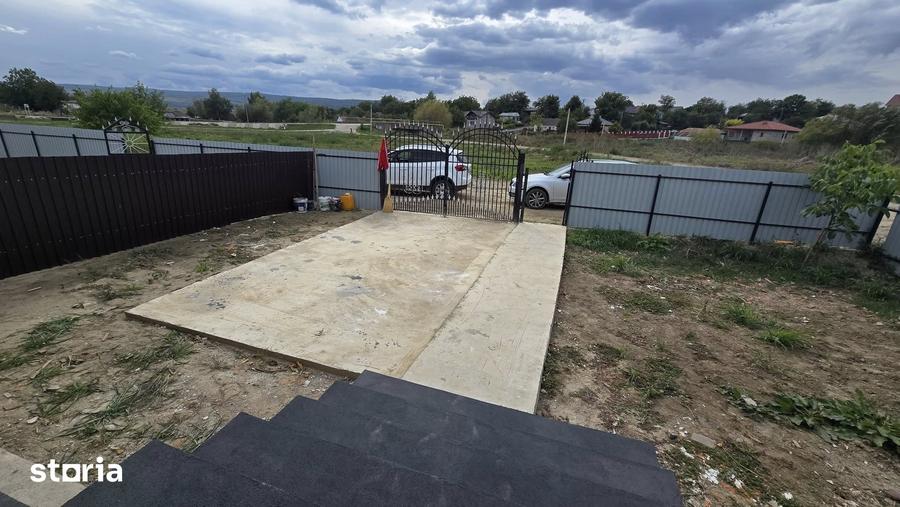 Casă cu 3 camere cu Teren 420 Mp în Holboca