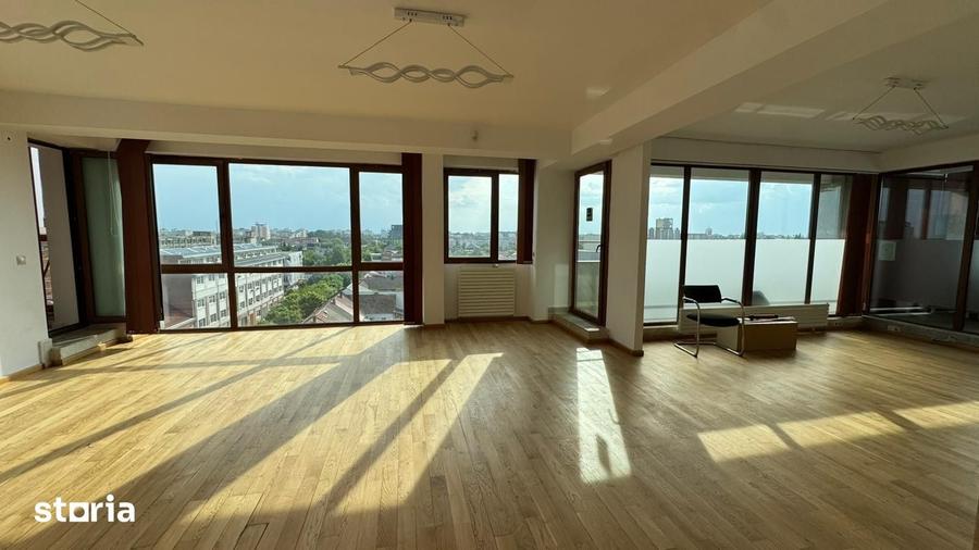 Apartament cu 3 camere în Lunei