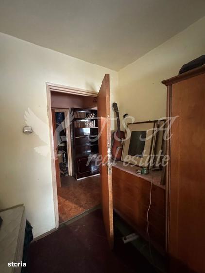 Apartament cu 3 camere decomandat în Rahova