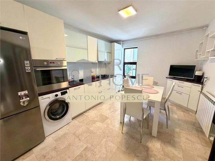 Apartament cu 3 camere decomandat, mobilat în Ultracentral