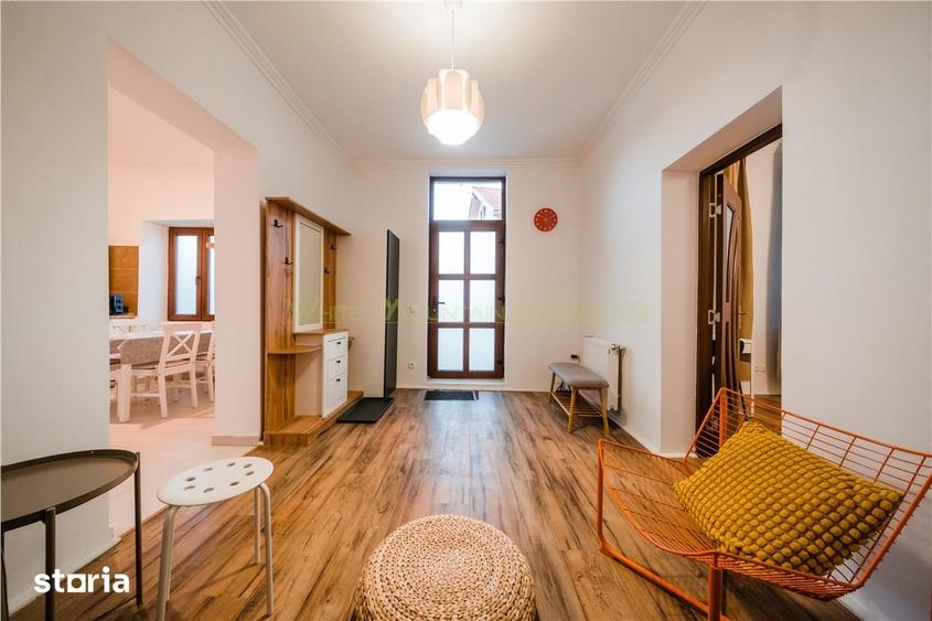 Apartament cu 3 camere, mobilat în Schei