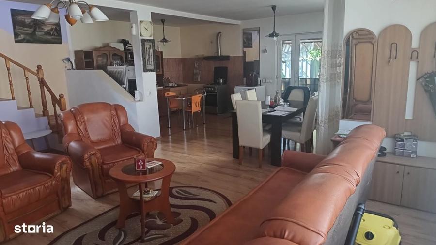 Casă cu 4 camere în Brestei