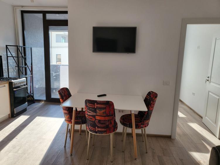 Apartament cu 2 camere decomandat în Exterior Vest